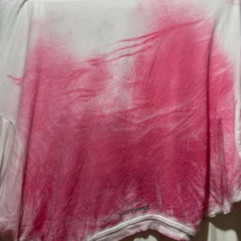 Domestos Çamaşır Suyu Beyaz Tişörtümü Kırmızıya Çevirdi