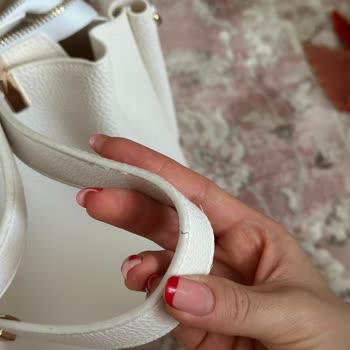 Aldığım Deri Çanta İlk Kullanımda Hasar Gördü, Mağaza Uzakta Yardım Alamıyorum