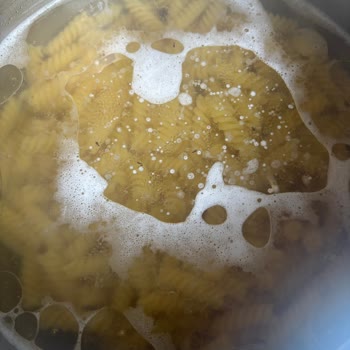 Barilla Makarnada Son Kullanma Tarihine Rağmen Böcek Çıkması