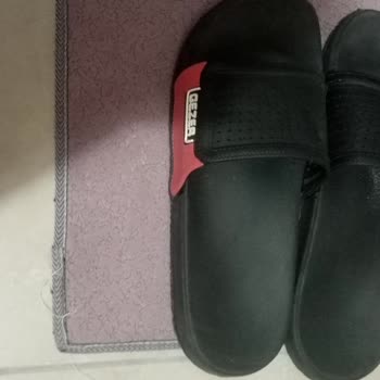 Gezer Terlik Ayak Parmağımda Sürekli Yara Yaptı