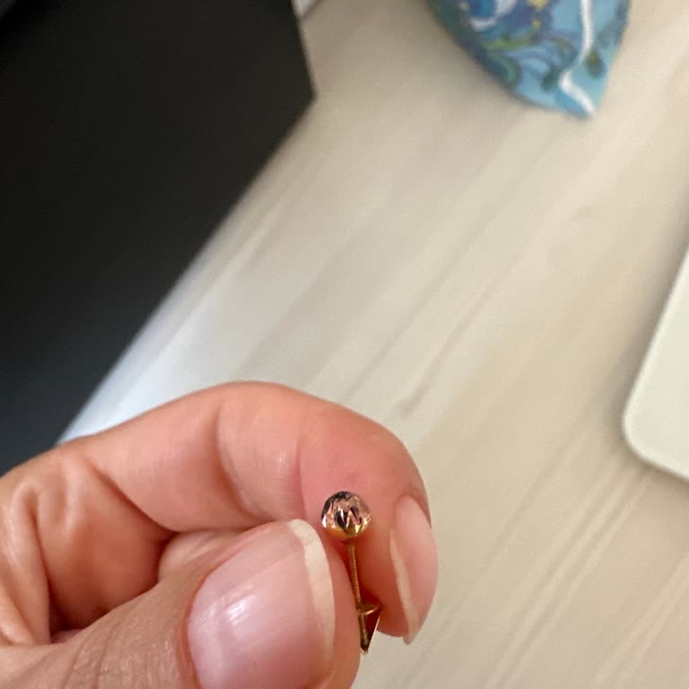 Altın Fiyatına Aldığım Küpeler Karardı, Satıcı Sorunumu Çözmedi!