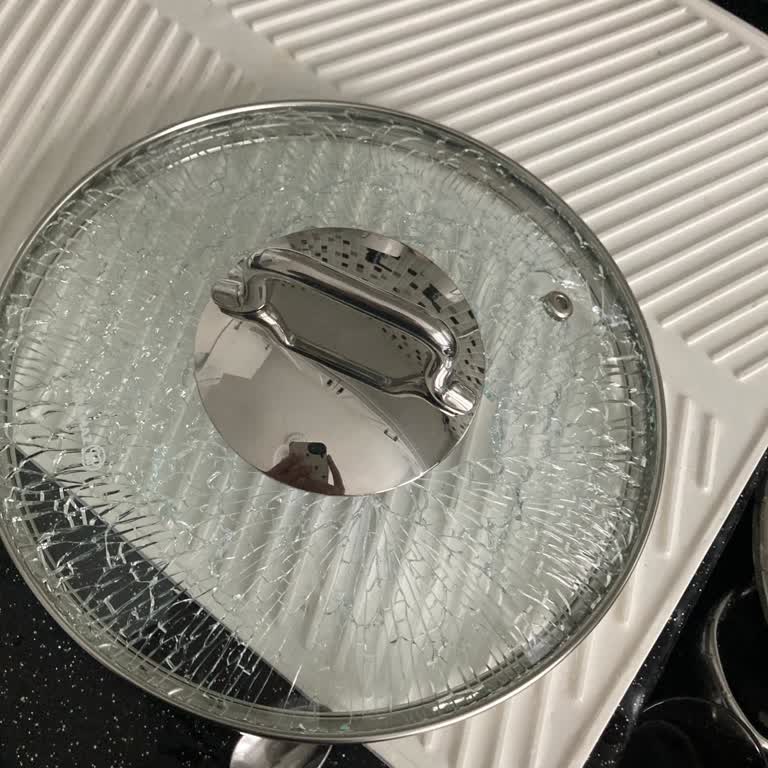 Korkmaz Perla Tencere Setinde Kapak Patlaması Hayal Kırıklığı Yarattı