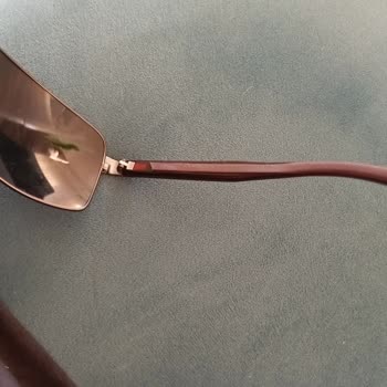 Güneş Gözlüğümde Kendi Kendine Malzeme Çıkması Ve Kötü Tamir Deneyimi