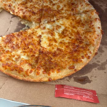 Pan Pizza Hamuru Pişmemiş Ve Yağ İçinde Geldi, Hayal Kırıklığı Yaşadım