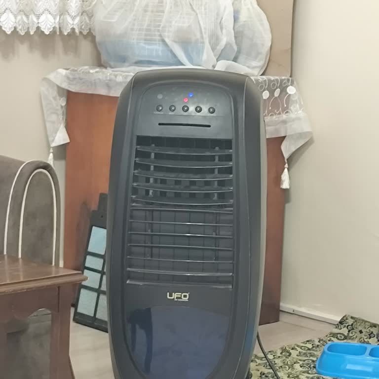 UFO Mavi Işık Yanıyor Cihaz Ses Verip Tuşlar Kilitleniyor Çözüm Arıyorum