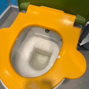 Opet Tuvaletlerde Temizlik ve Hijyen Sorunlarıyla Karşılaştım