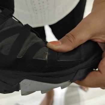 Salomon Ayakkabıda Kısa Sürede Yırtılma Ve İade Reddi