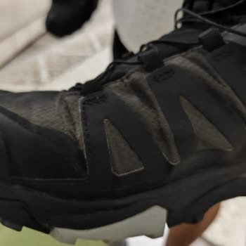 Salomon Ayakkabıda Kısa Sürede Yırtılma Ve İade Reddi