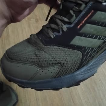 Adidas Ayakkabıda Kısa Sürede Deformasyon Ve Yırtılma Sorunu