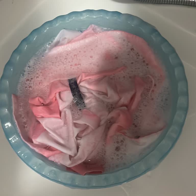 Domestos Çamaşır Suyu Beyaz Gömleğimi Pembeye Çevirdi!