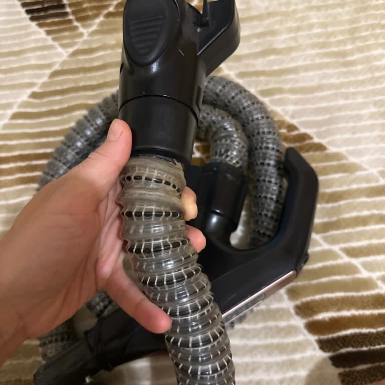 İki Yılda Çatlayan Süpürge Hortumu Ve Yüksek Değişim Ücreti Mağduriyeti