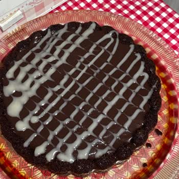 Kent Boringer Beyaz Çikolata Sosu Kekimi Mahvetti, Su Gibi Ve Lezzetsizdi