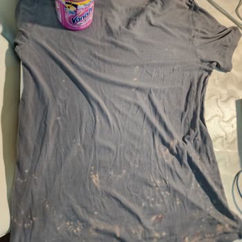 Vanish Kosla Action T-shirtte Geri Dönüşü Olmayan Leke Oluşturdu