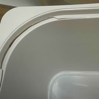 Kırık Dökük Gelen Oyuncak Dolabı Ve İlgisiz Müşteri Hizmetleri