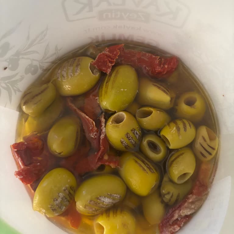 Bozuk Zeytin Yüzünden Çocuğumuz Hastanelik Oldu