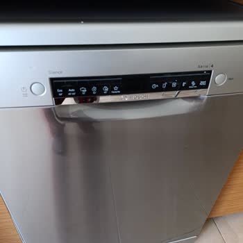 Bosch Bulaşık Makinesi Bardakları Çiziyor, Servis Çözüm Sunmuyor