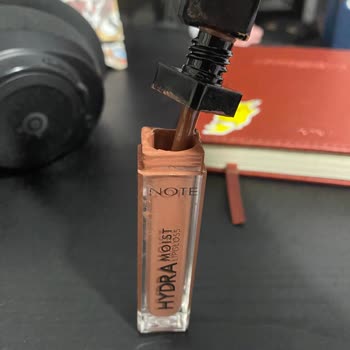 Aldığım Ruj Hem Kalıcı Değil Hem De Ambalajı Çantamı Mahvetti