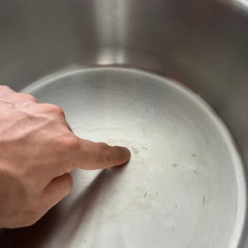 Korkmaz Mutfak Eşyaları Yeni Alınan Tencerede İlk Yıkamada Pas Ve İz Sorunu!