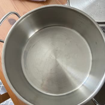 Korkmaz Mutfak Eşyaları Yeni Alınan Tencerede İlk Yıkamada Pas Ve İz Sorunu!