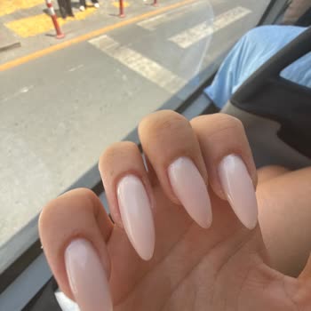 Protez Tırnak Uygulamasında Kötü Deneyim Ve Olumsuz Davranış