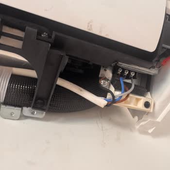 Arçelik Klima Kurulumunda Duvarın Zarar Görmesi Ve Hatalı Montaj