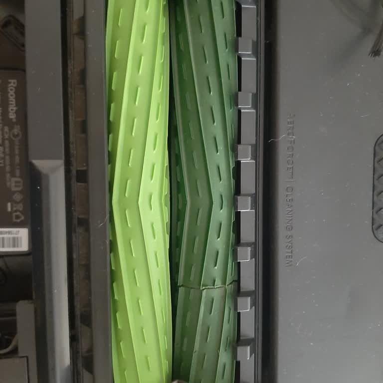 Yeni Alınan Roomba J7'nin Fırçası Yırtıldı, Garanti Kapsamı Dışında Bırakıldı