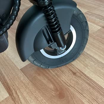 Aldığım Scooter'ın Tekerleği Patlak Çıktı, Çözüm Sunulmuyor