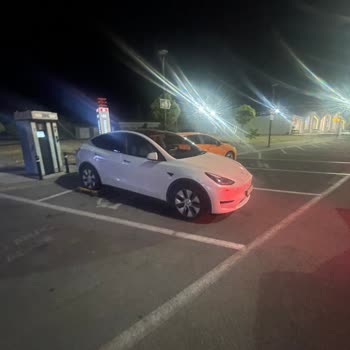 ZES Şarj İstasyonu Arızası Nedeniyle Araçta Kalıcı Hasar Ve Saatlerce Mağduriyet