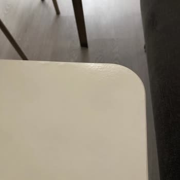 Bir Yıl Dolmadan Larissa Sehpalarda Çatlama Ve Kabarma Sorunu