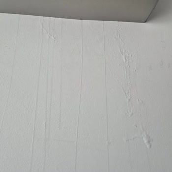 Kısa Bırakılan Tahliye Hortumu Yüzünden Klimadan Su Sızması Ve Zarar