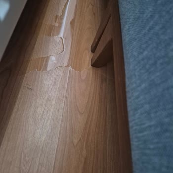 Kısa Bırakılan Tahliye Hortumu Yüzünden Klimadan Su Sızması Ve Zarar