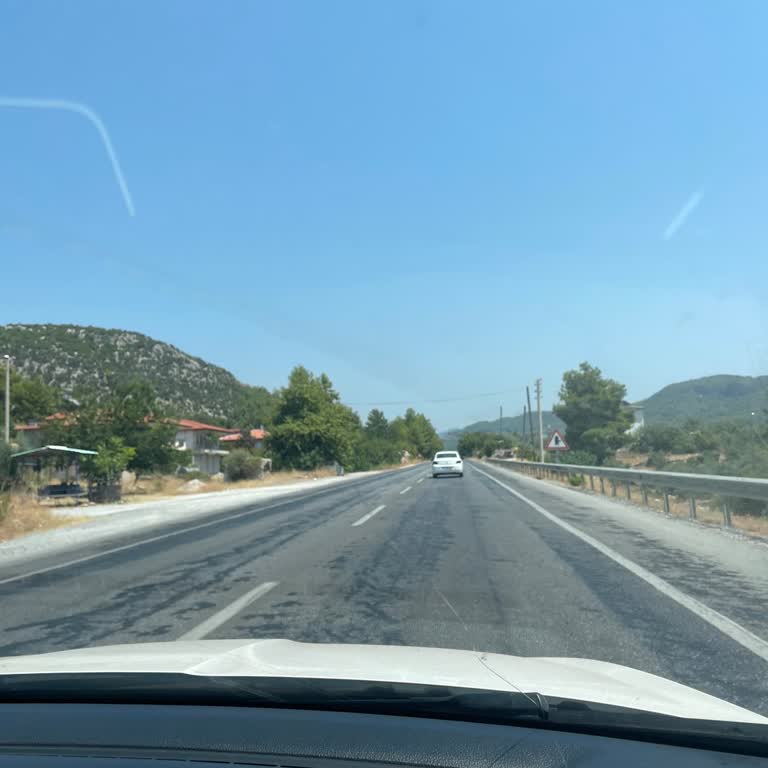 Balayı Tatilimizde Araç Camı Çatladı, Sorunumuza Çözüm Bulunmadı