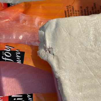 Milföy Hamurunda Böcek Bacağına Benzeyen Yabancı Parça Şoku!