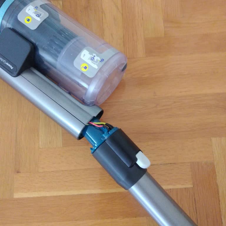 Philips Süpürge Boru Bağlantısı 15 Günde Kırıldı İade Talebim Reddedildi