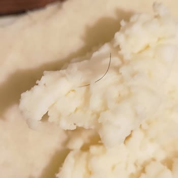 Peynirden Kıl Çıkması Hayal Kırıklığı Yarattı