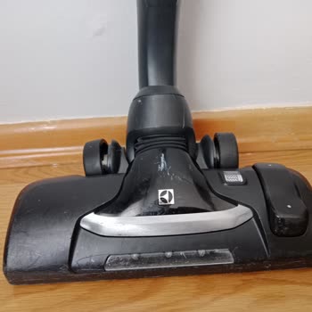 Electrolux Süpürgede Tekerlek Sorunu Ve Garanti Mağduriyeti