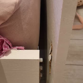 Daybed Bazalar 1 Ayda Kırıldı, Firma Sorumluluk Almadı