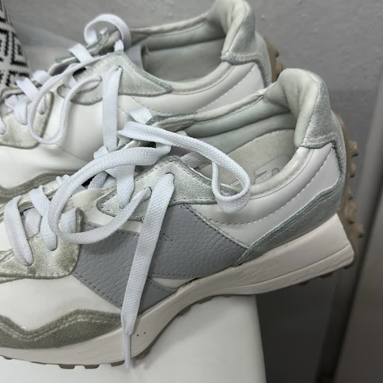 New Balance Ayakkabıda Renk Sorunu!