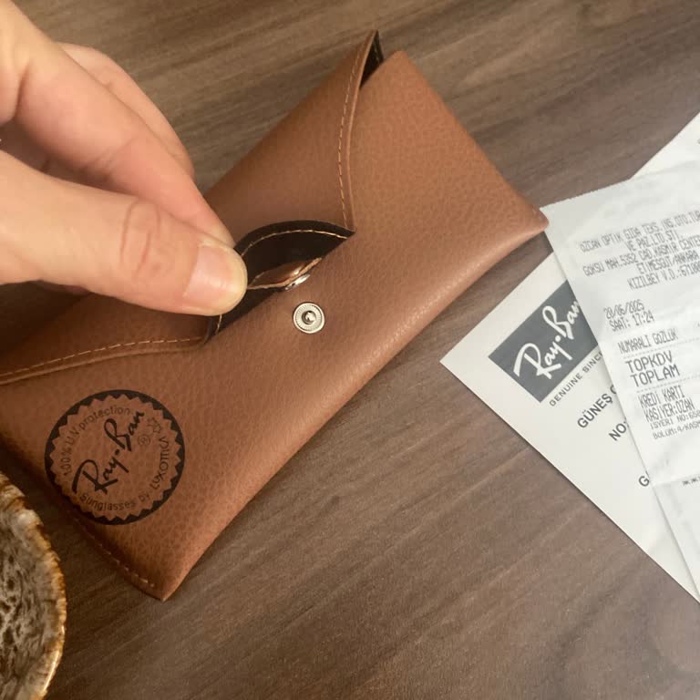 Özcan Optik (Ankara) Gözlük Kutusunda Yırtılma Sorunu!