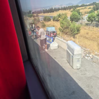 Otobüste Rötar, Klima Sızıntısı Ve Yol Üstü Malzeme Yüklemesiyle Kötü Deneyim