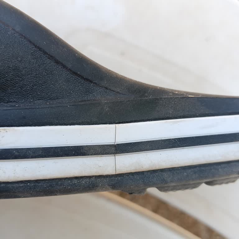 Crocs Terlikler 1 Ayda Yırtıldı Mağduriyetimin Giderilmesini İstiyorum