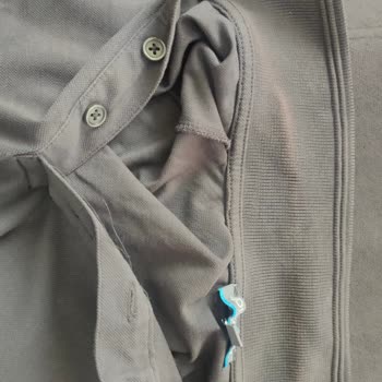 Aldığım Tişörtün Yakasında Beyazlama Ve İade Talebimin Reddedilmesi