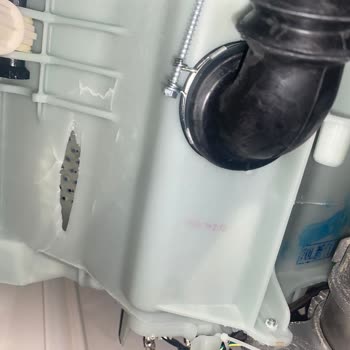 Yeni Aldığım Hoover Çamaşır Makinesi Kullanımda Sorun Çıkardı, Servis Ücreti Talep Ediyor