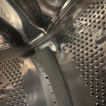 Yeni Aldığım Hoover Çamaşır Makinesi Kullanımda Sorun Çıkardı, Servis Ücreti Talep Ediyor