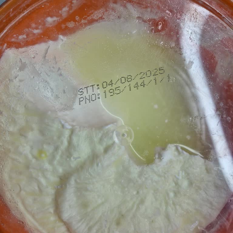 Taze Olması Gereken Yoğurt Bozuk Çıktı, Üreticiye Ulaşamıyorum