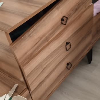 Aynanın Aniden Düşmesiyle Yaşanan Tehlike Ve Garanti Sorunu