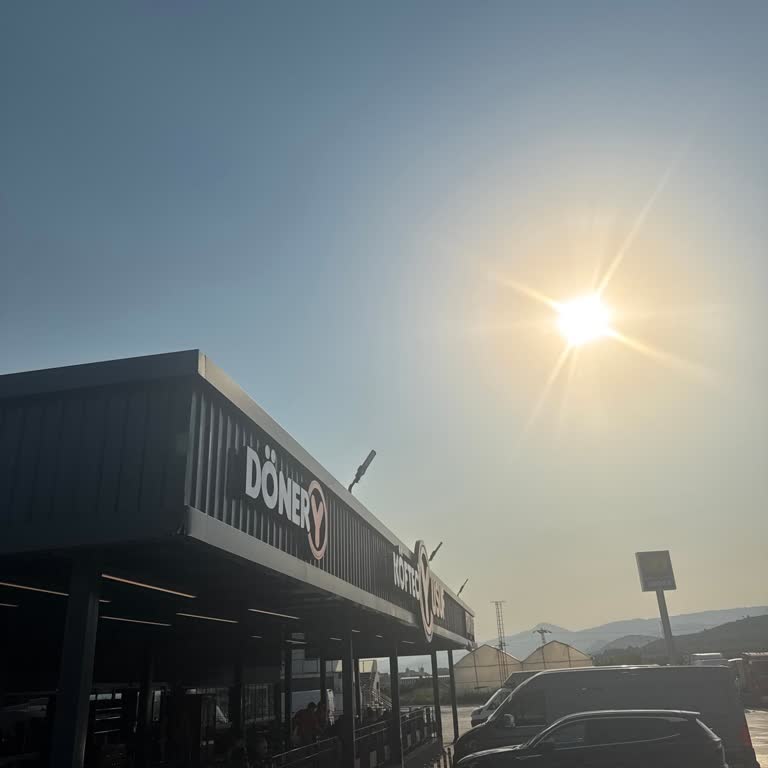 Kavurmalı Tostta Malzeme Azlığı Ve Müdürün Olumsuz Tavrı