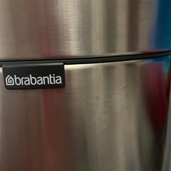 Brabantia Çöp Kovasında Deforme Ve İlgisiz Müşteri Hizmetleri