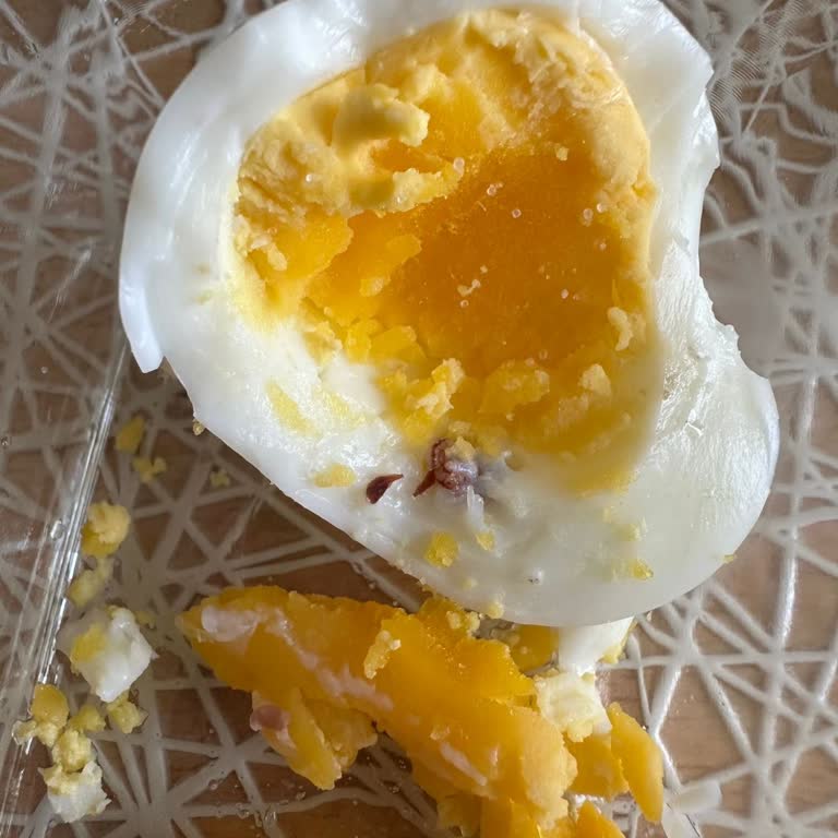 Hakmar'da Son Kullanma Tarihi Geçmiş Ve Bozuk Ürünler Satılıyor