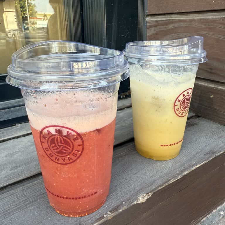 Az Buzlu İçecek Yarım Bardak Verildi, Menüdeki Miktar Eksik!